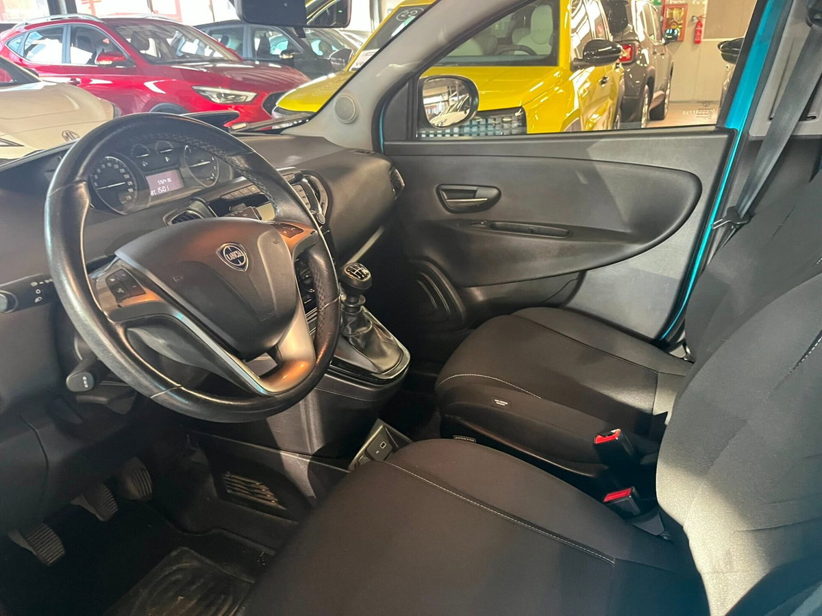 Lancia Ypsilon 1.0 FireFly 5 porte S&S Hybrid Ecochic Gold (12)