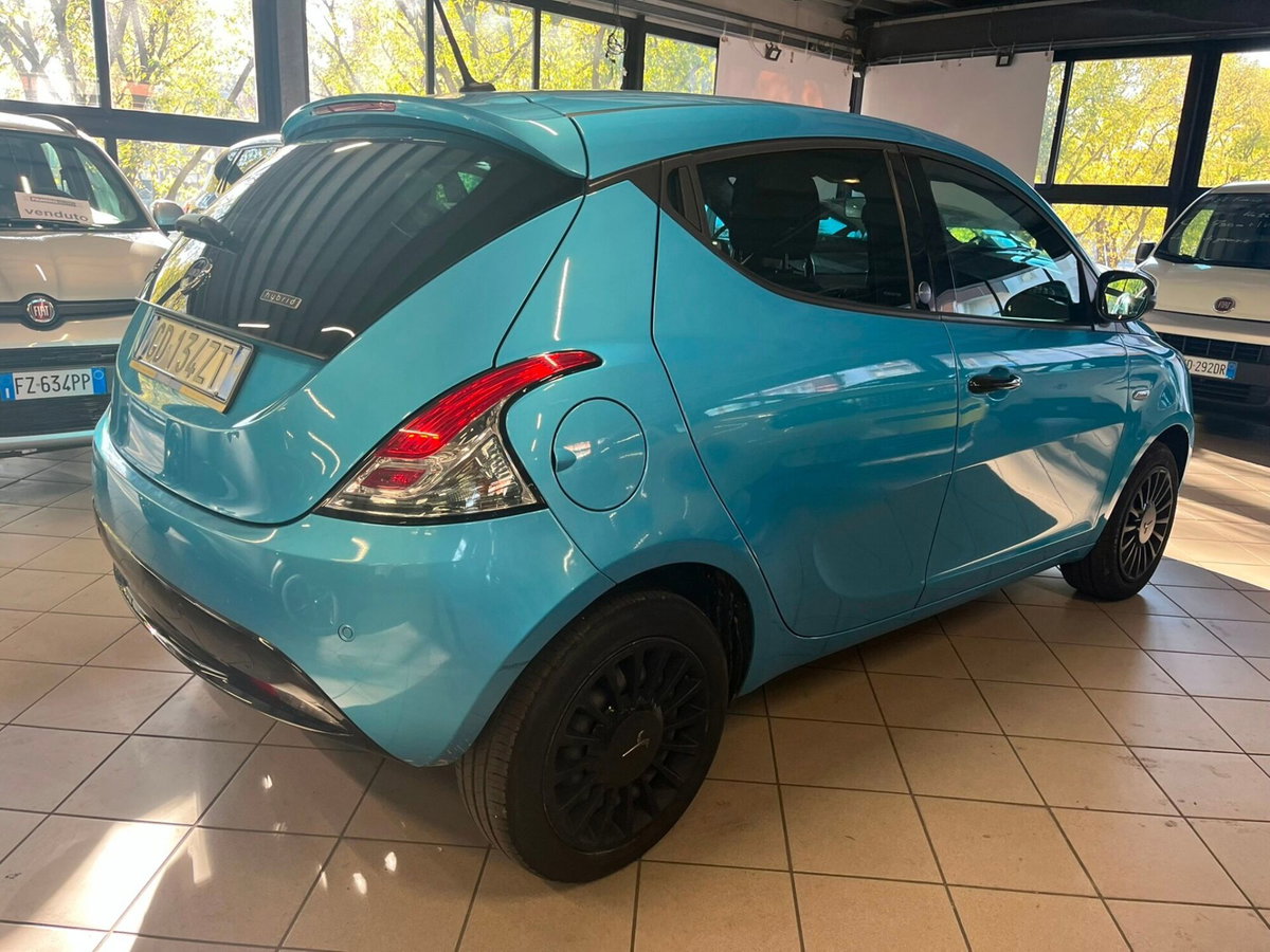 Lancia Ypsilon 1.0 FireFly 5 porte S&S Hybrid Ecochic Gold (13)