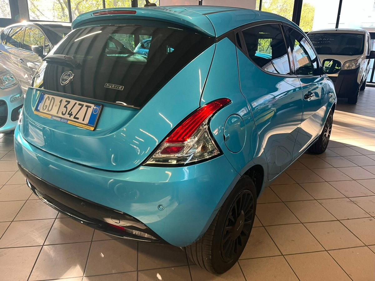 Lancia Ypsilon 1.0 FireFly 5 porte S&S Hybrid Ecochic Gold (14)