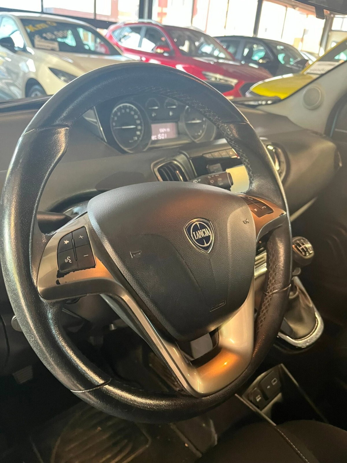 Lancia Ypsilon 1.0 FireFly 5 porte S&S Hybrid Ecochic Gold (15)