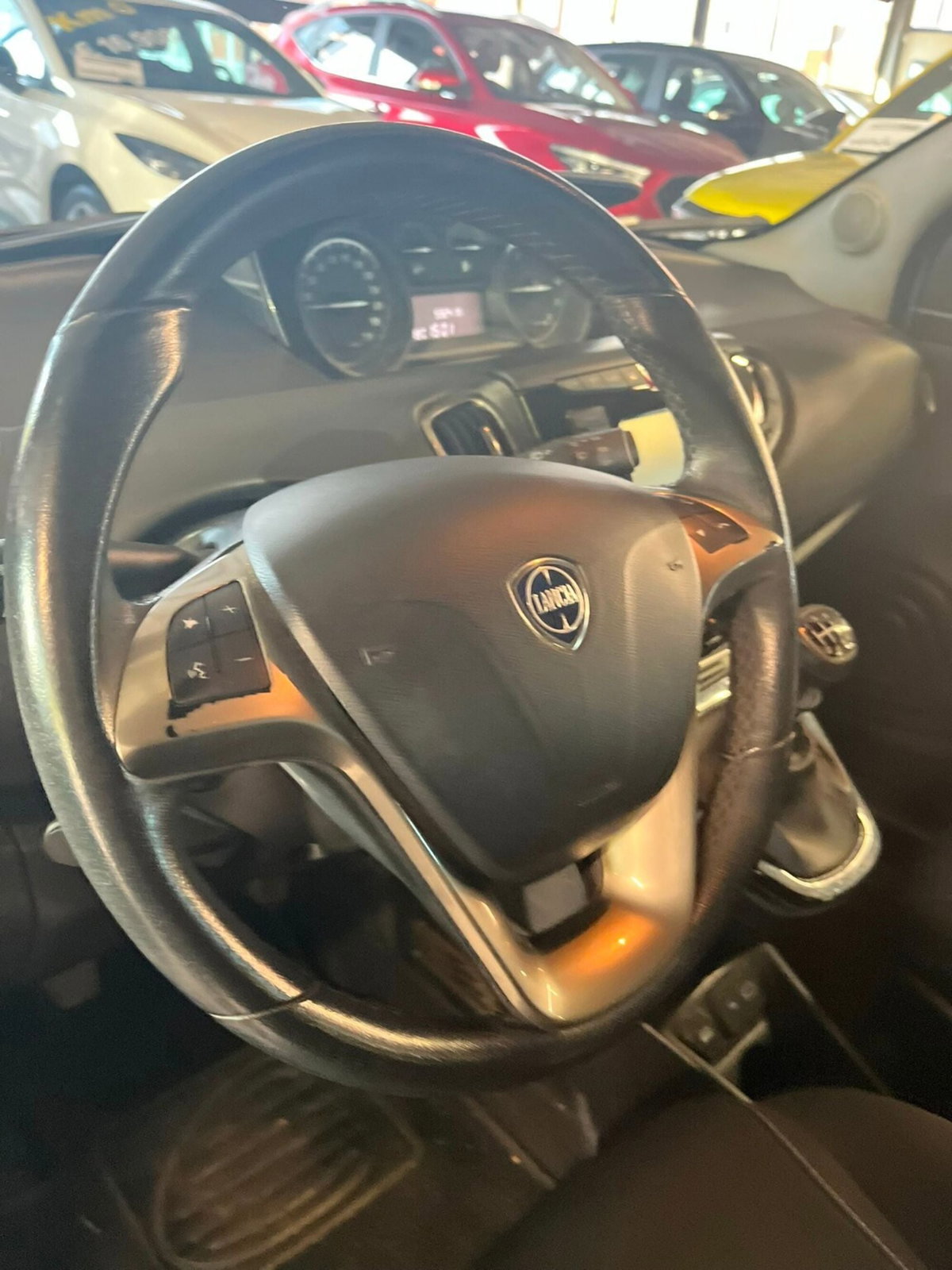 Lancia Ypsilon 1.0 FireFly 5 porte S&S Hybrid Ecochic Gold (16)