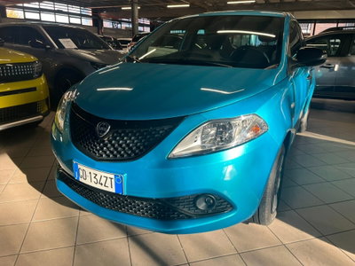 Lancia Ypsilon 1.0 FireFly 5 porte S&S Hybrid Ecochic Gold (2)