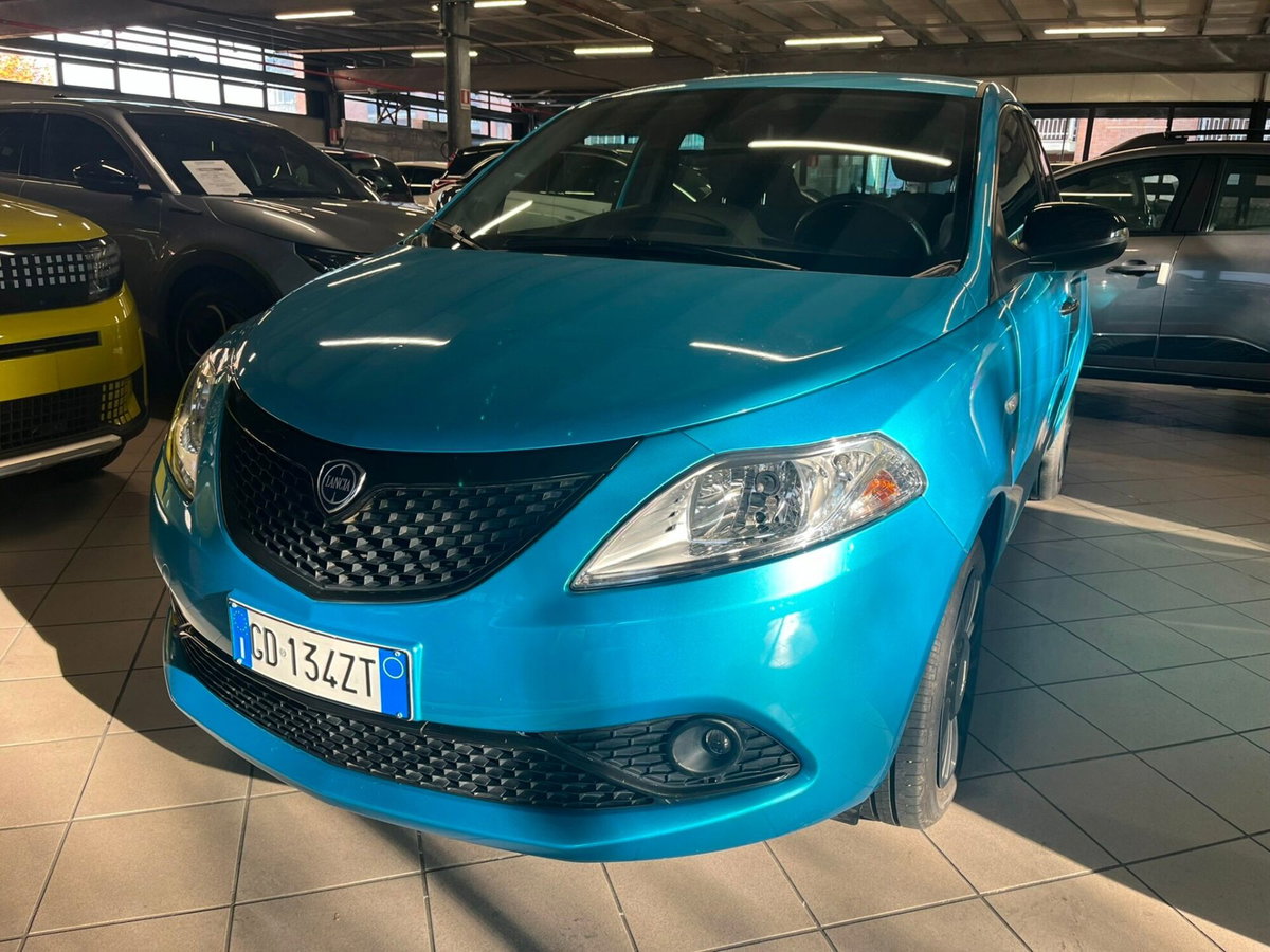 Lancia Ypsilon 1.0 FireFly 5 porte S&S Hybrid Ecochic Gold (8)