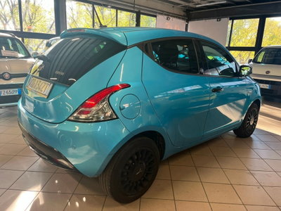 Lancia Ypsilon 1.0 FireFly 5 porte S&S Hybrid Ecochic Gold (9)