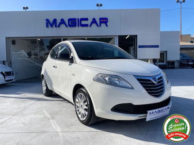 Lancia Ypsilon 1.2 69 CV 5 porte GPL Ecochic Silver usata