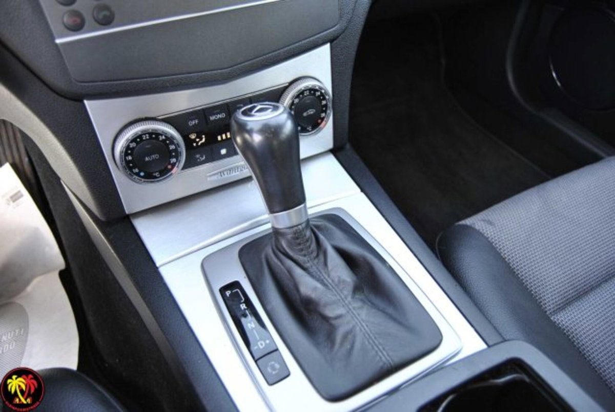 Mercedes-Benz Classe C Station Wagon 200 CDI BlueEFFICIENCY Avantgarde (11)