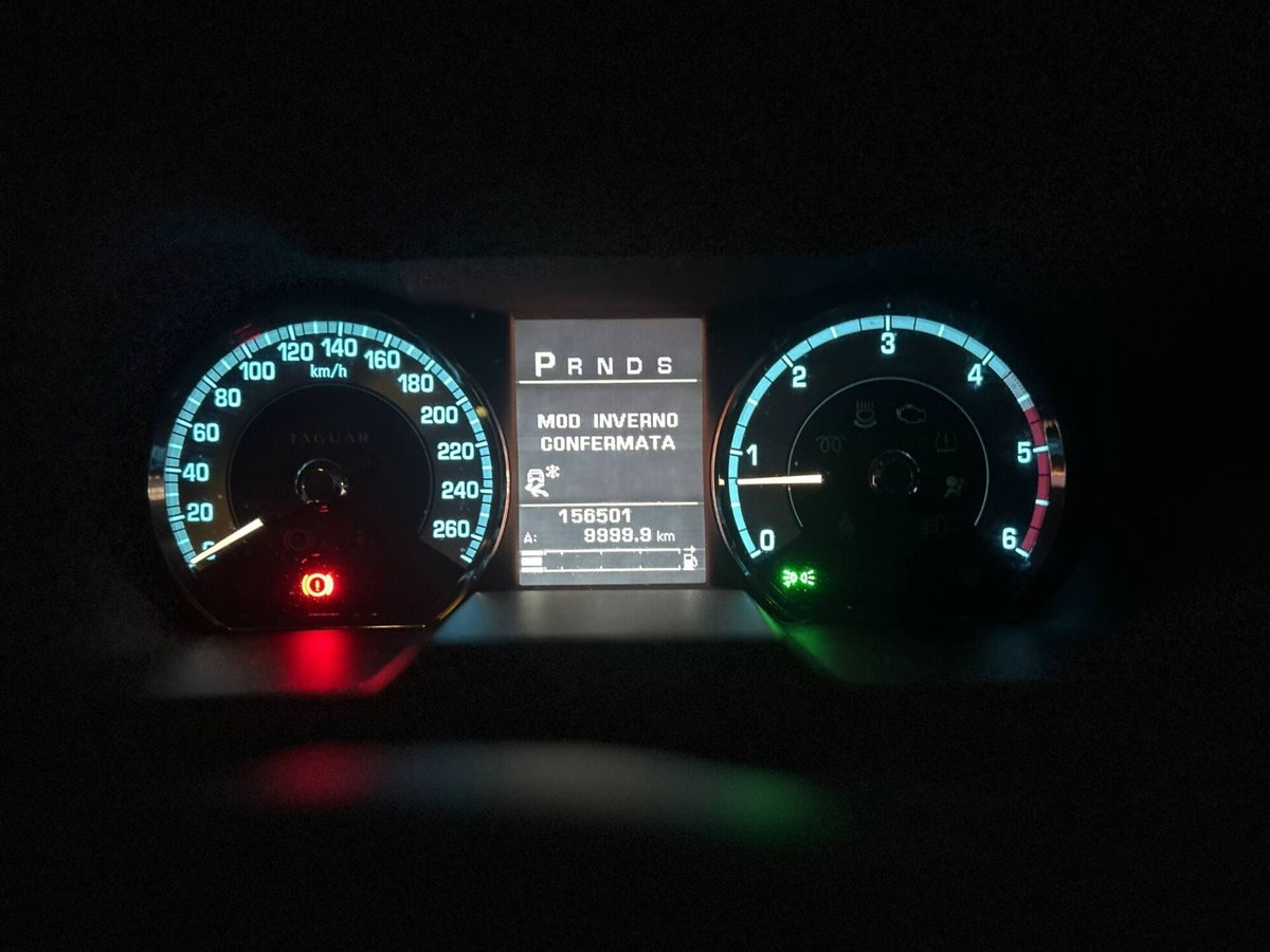 Jaguar XF 3.0 D V6 Premium Luxury (17)