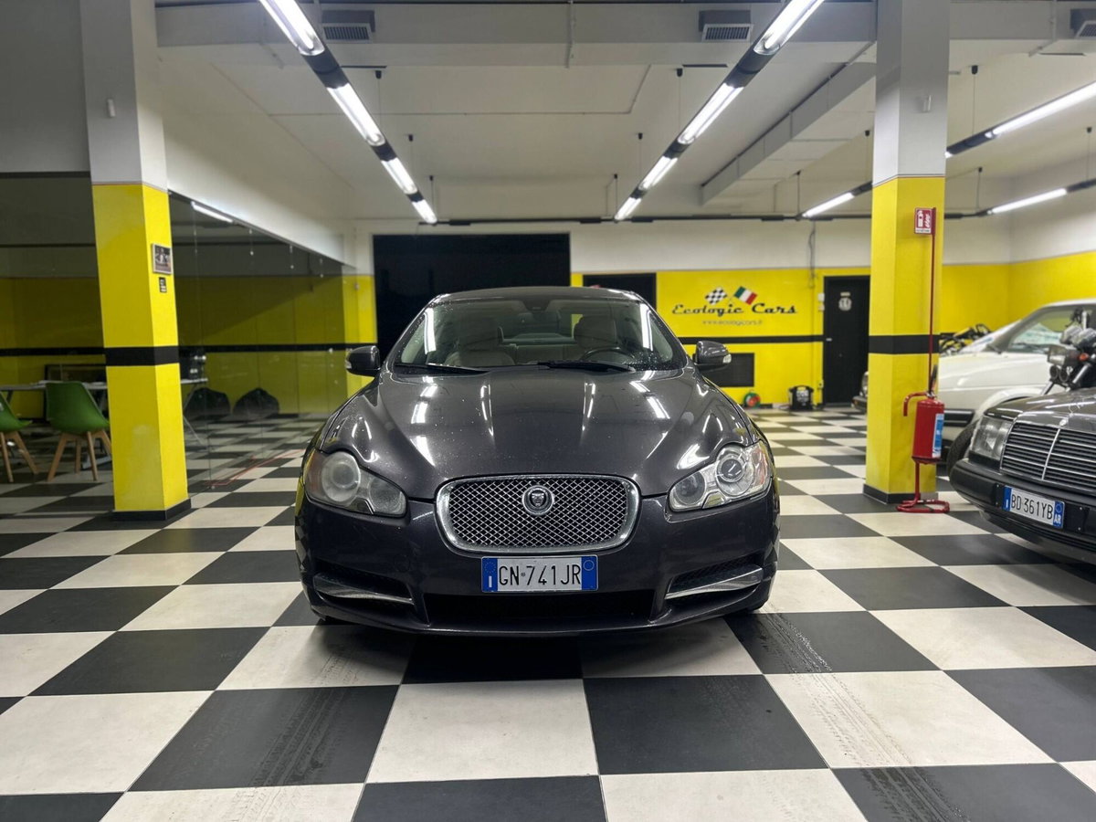Jaguar XF 3.0 D V6 Premium Luxury (2)