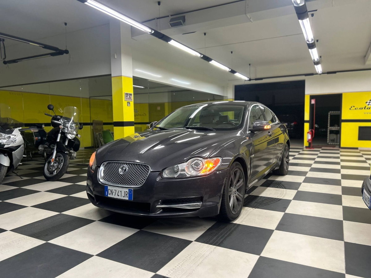 Jaguar XF 3.0 D V6 Premium Luxury (3)