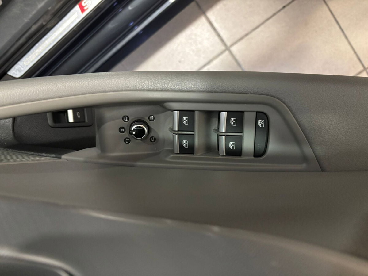Audi A4 Avant 3.0 TDI quattro S tronic (12)
