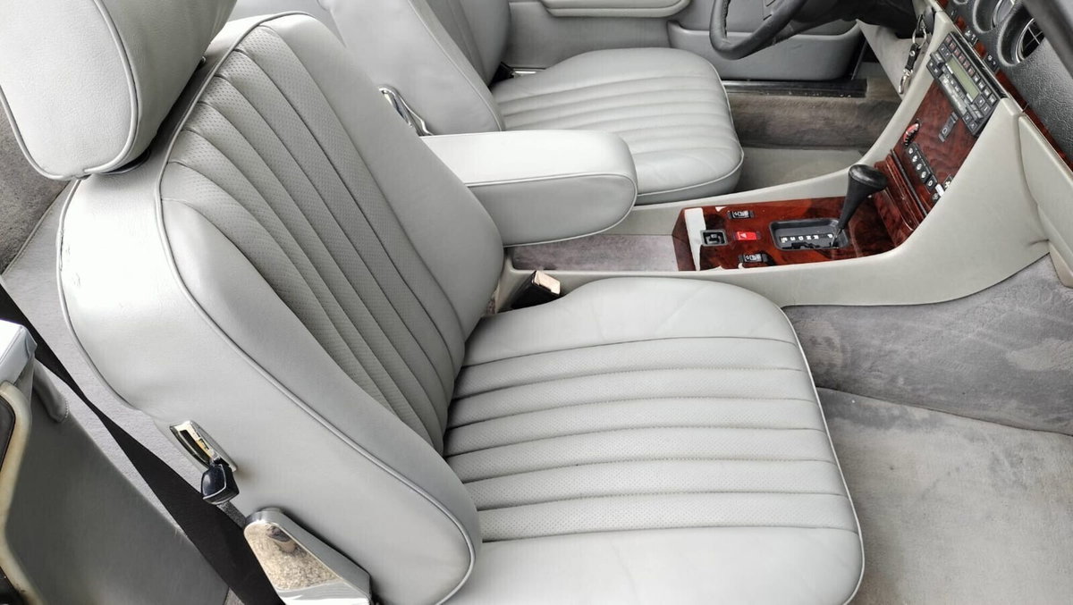 Mercedes-Benz 380 Cabrio 380 SL Roadster (10)