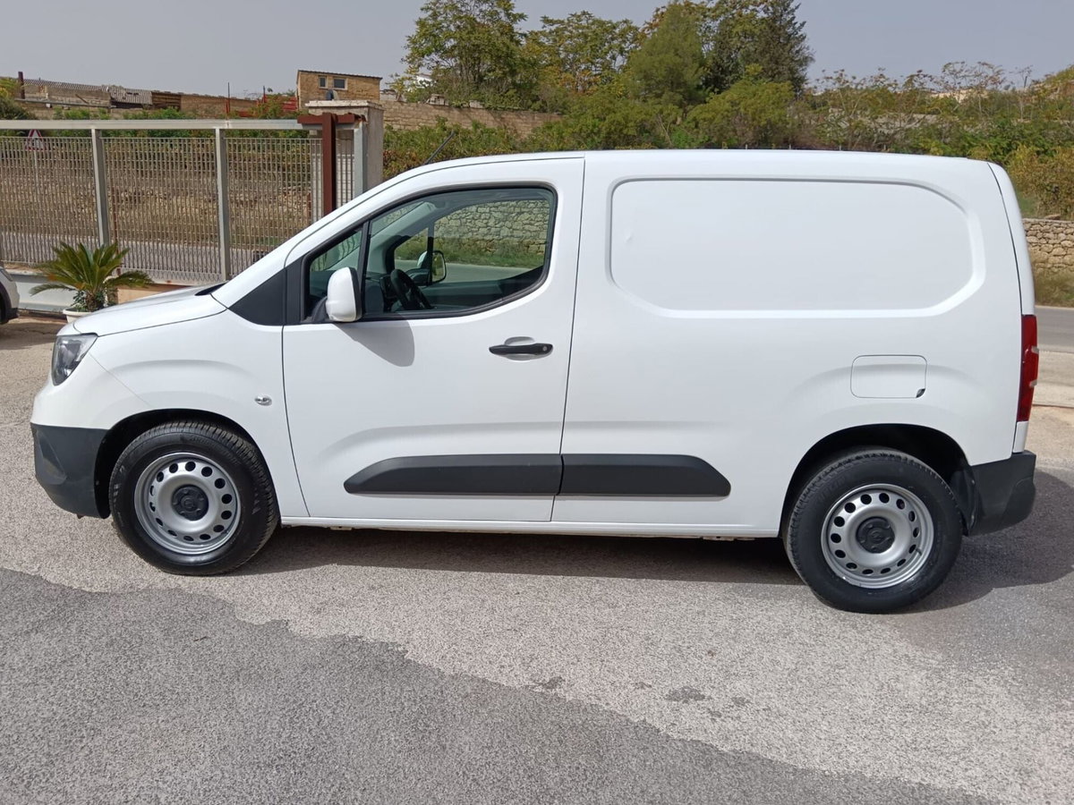 Opel Combo Furgone Cargo 1.6 Diesel PC 1000kg (2)