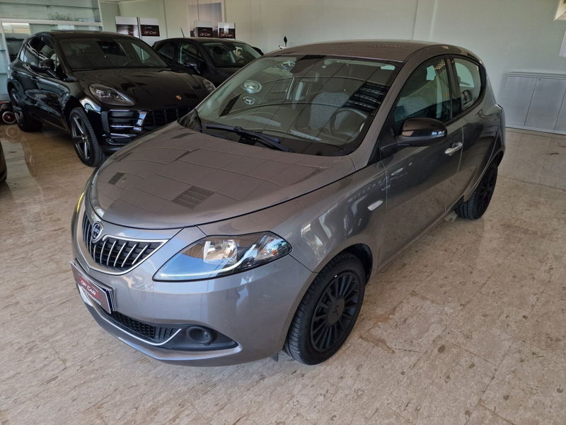 Lancia Ypsilon 1.0 FireFly 5 porte S&S Hybrid Ecochic Silver