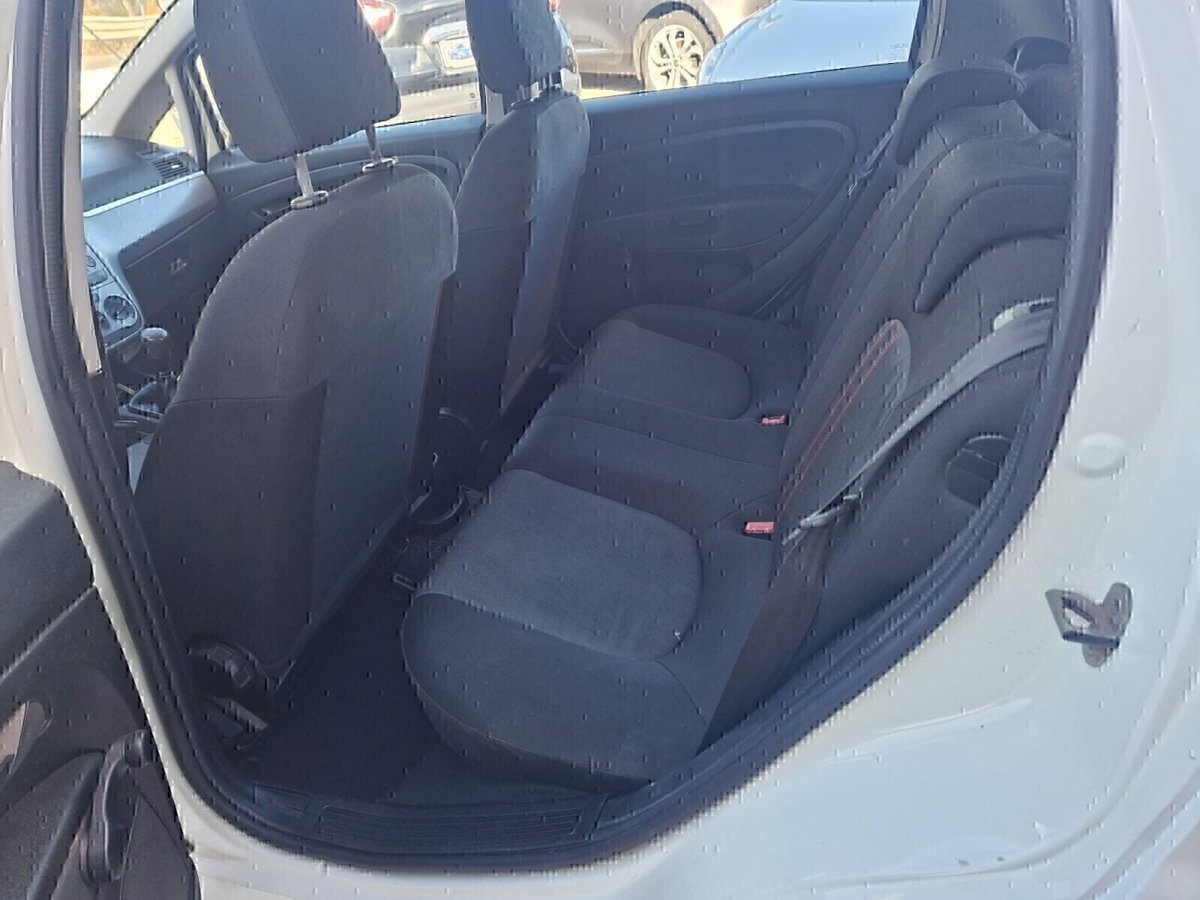 Fiat Punto Evo 1.3 Mjt 75 CV 5 porte Dynamic (14)