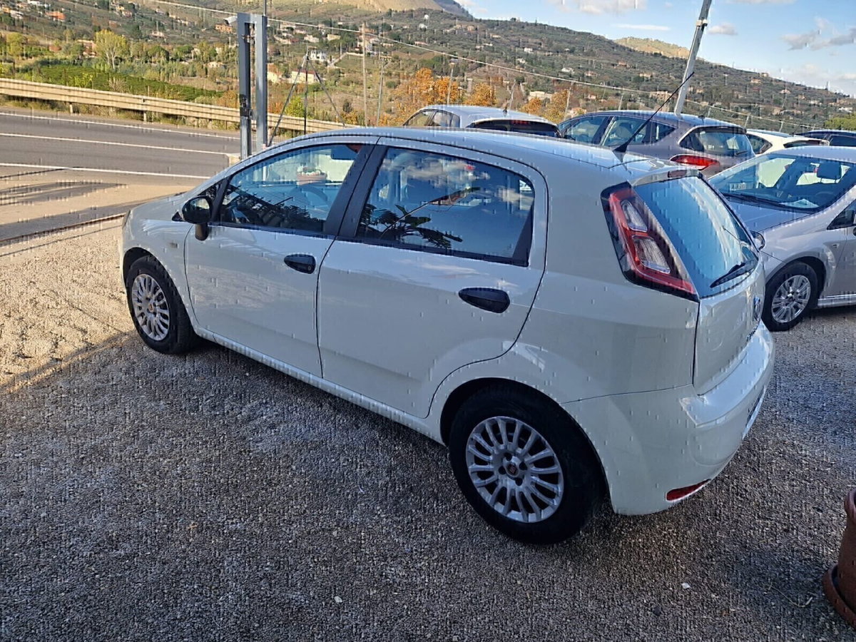 Fiat Punto Evo 1.3 Mjt 75 CV 5 porte Dynamic (8)