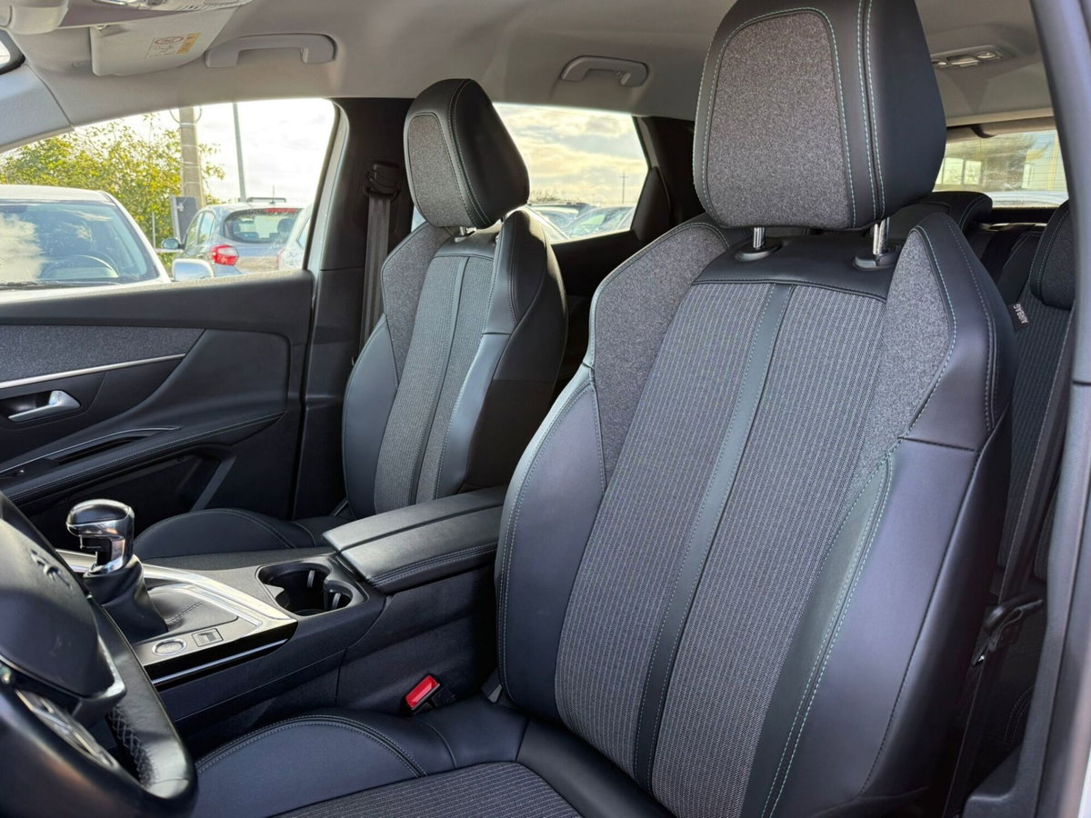 Peugeot 3008 BlueHDi 130 S&S Allure (9)