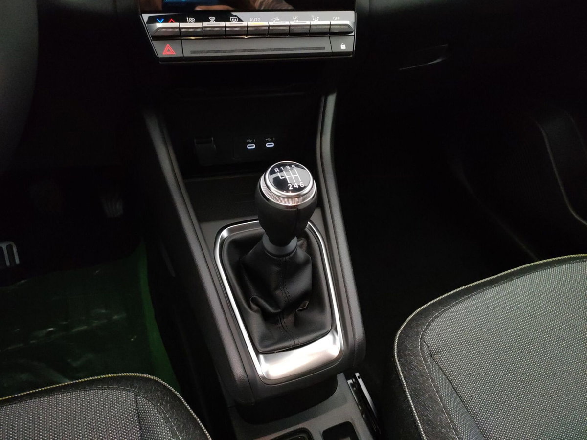 Renault Captur 1.0 eco-g Techno 100cv (14)
