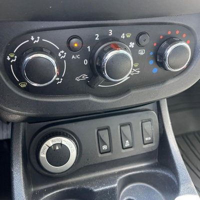 Dacia Duster 1.5 dCi 110CV Start&Stop 4x2 Prestige (8)