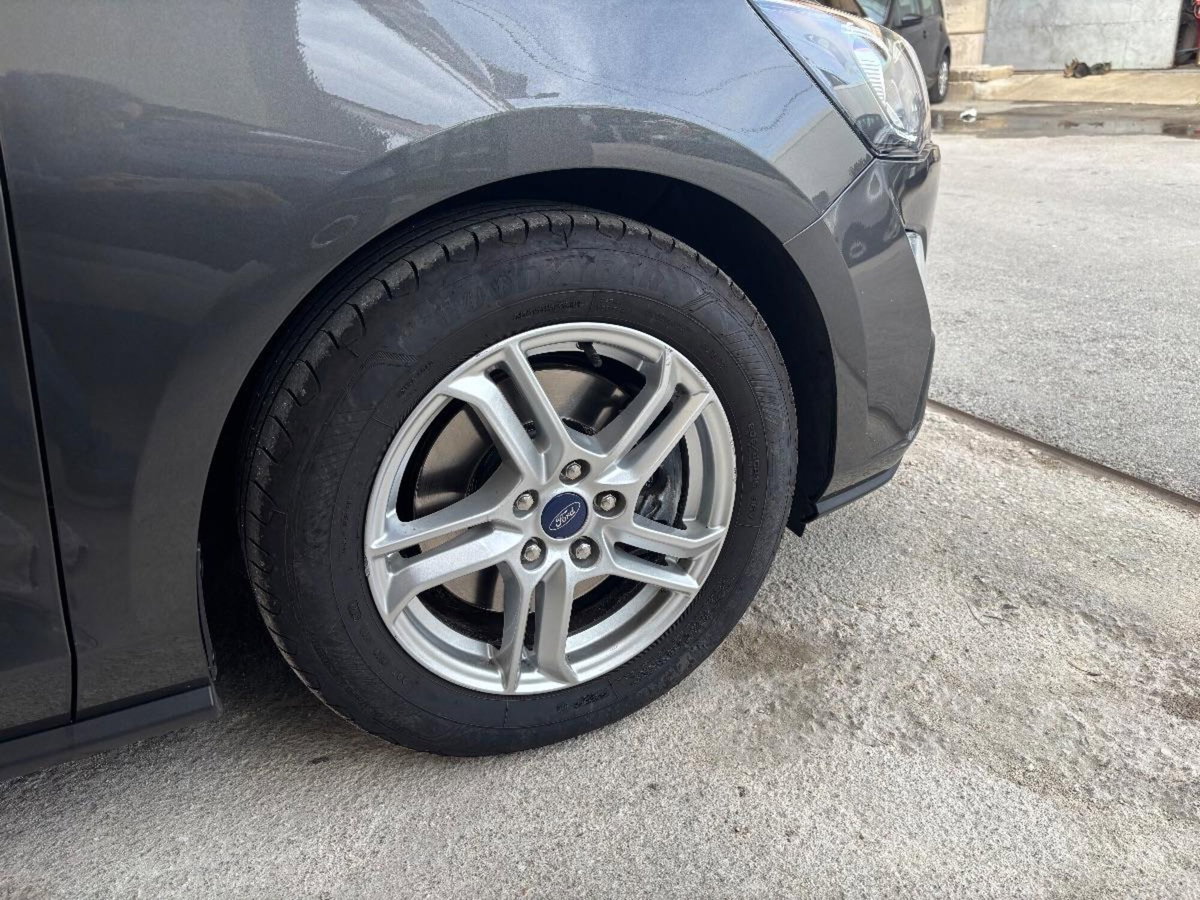 Ford Focus Station Wagon 1.5 EcoBlue 120 CV automatico SW Business (18)