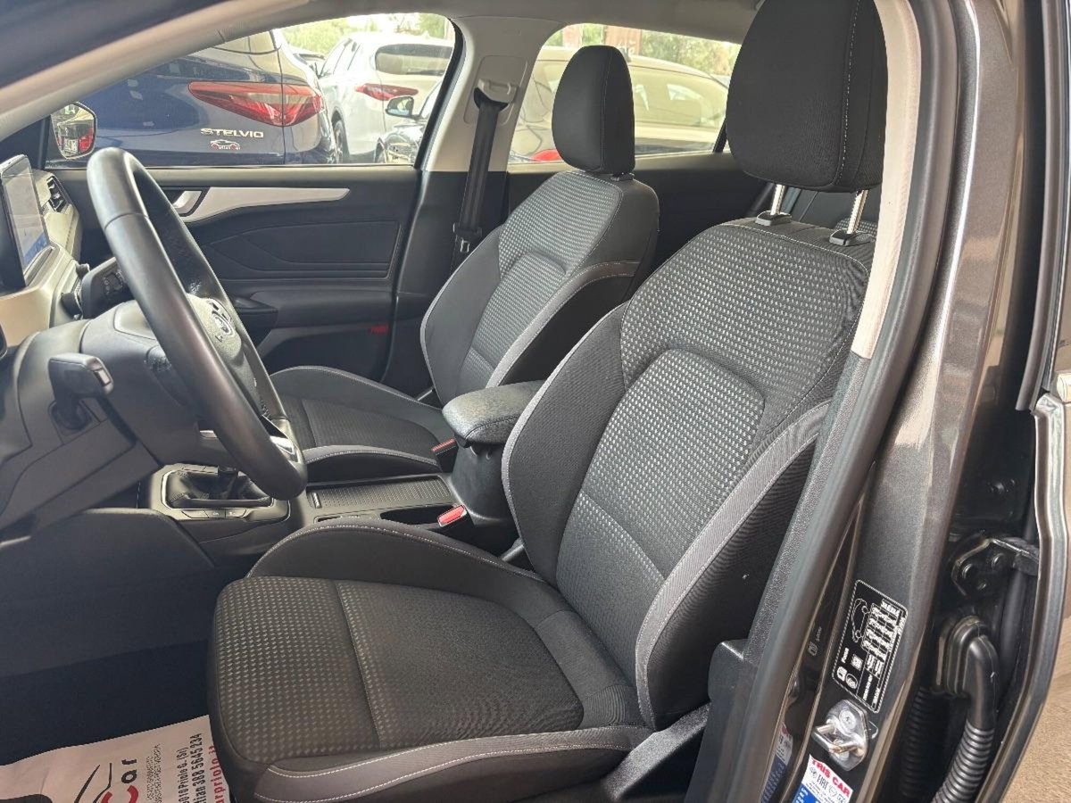 Ford Focus Station Wagon 1.5 EcoBlue 120 CV automatico SW Business (8)
