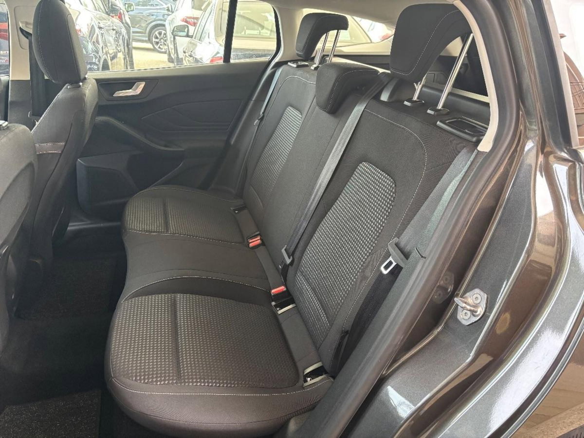 Ford Focus Station Wagon 1.5 EcoBlue 120 CV automatico SW Business (9)