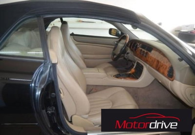 Jaguar XK8 4.0 Convertibile (7)