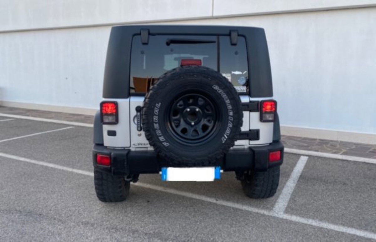 Jeep Wrangler Unlimited 2.8 CRD Sahara (3)