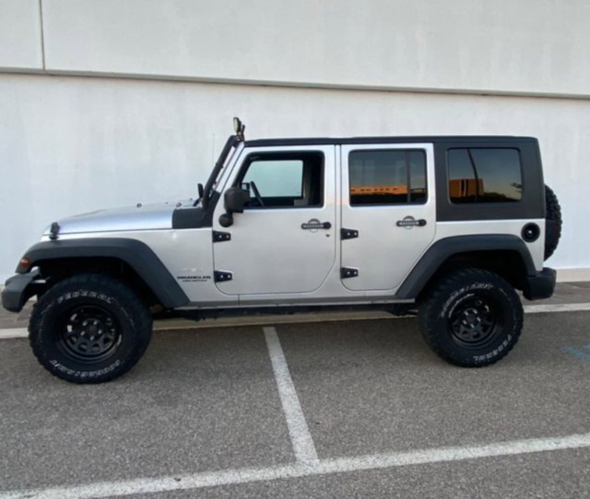 Jeep Wrangler Unlimited 2.8 CRD Sahara (4)