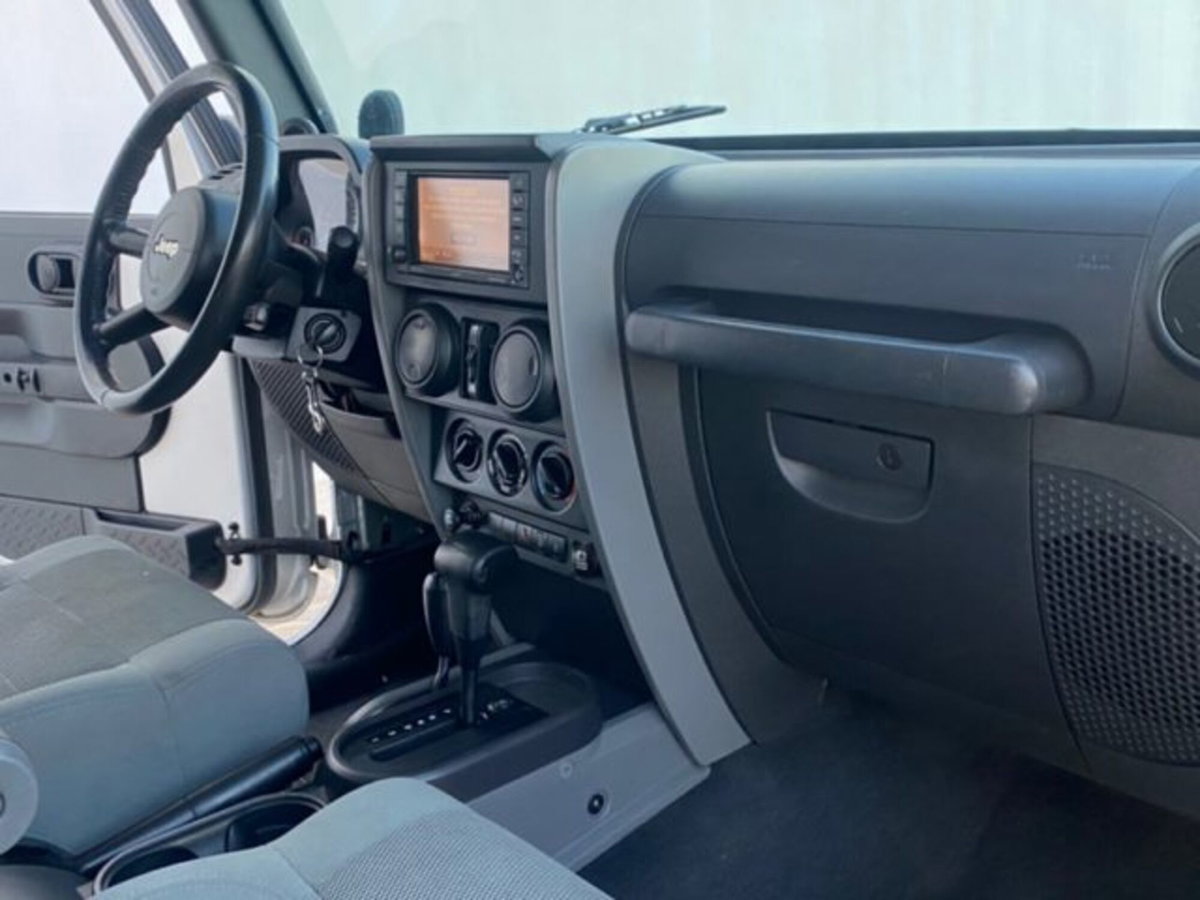 Jeep Wrangler Unlimited 2.8 CRD Sahara (9)