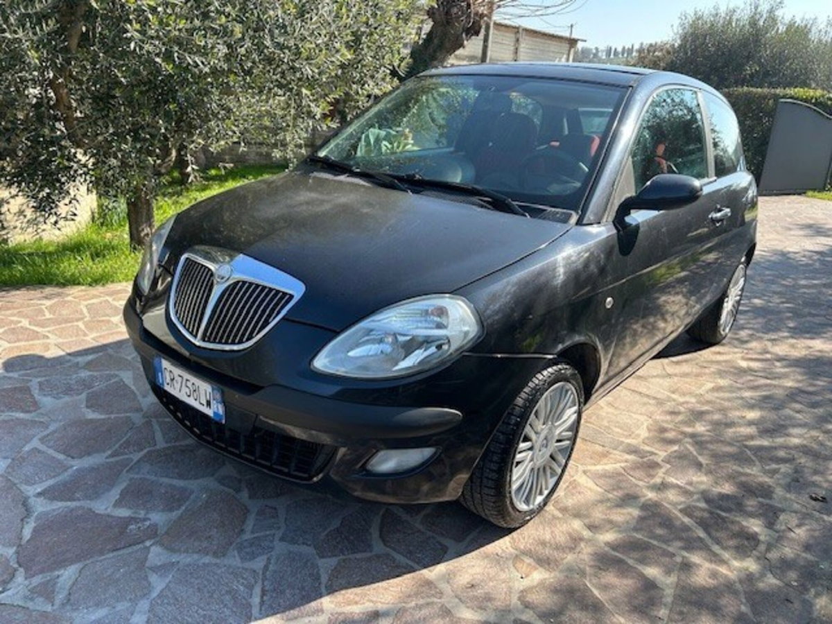 Lancia Ypsilon Multijet 16V Oro
