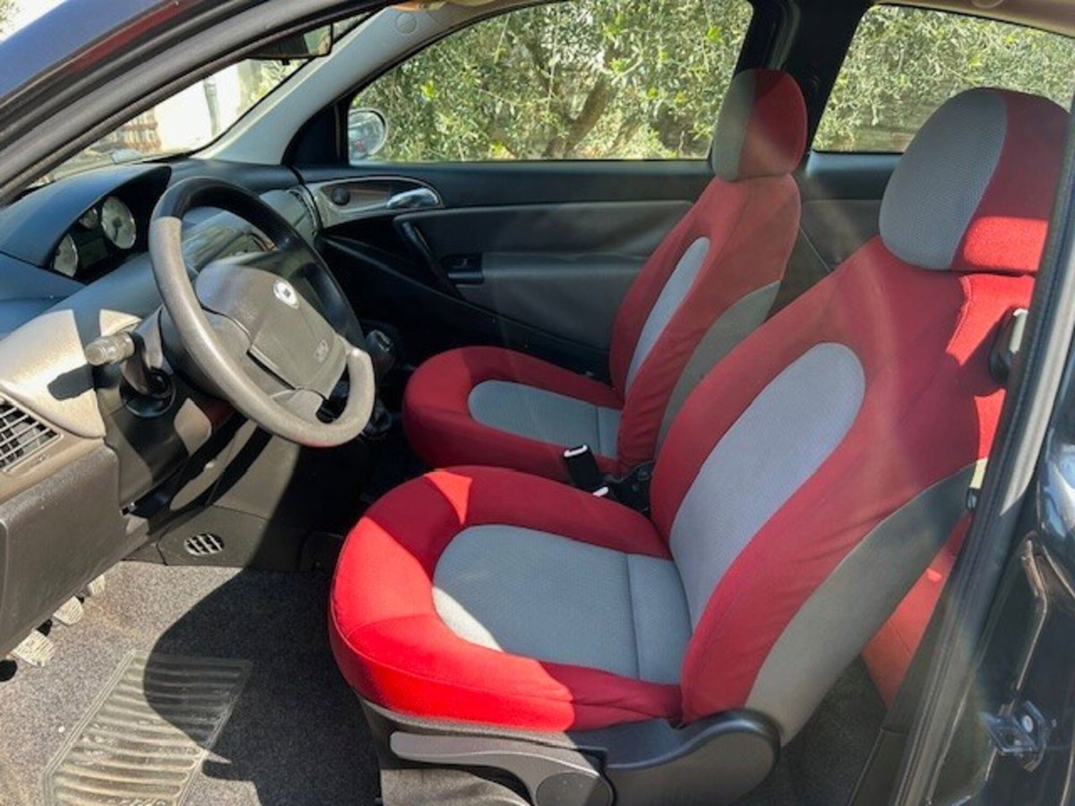 Lancia Ypsilon Multijet 16V Oro (5)