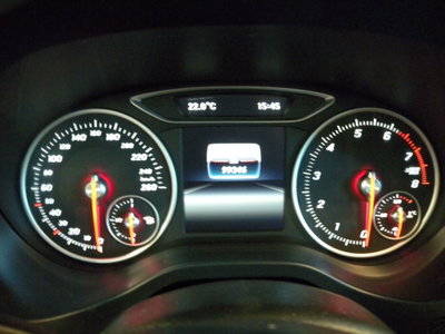 Mercedes-Benz GLA SUV 180 Business (5)