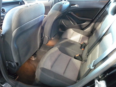 Mercedes-Benz GLA SUV 180 Business (9)