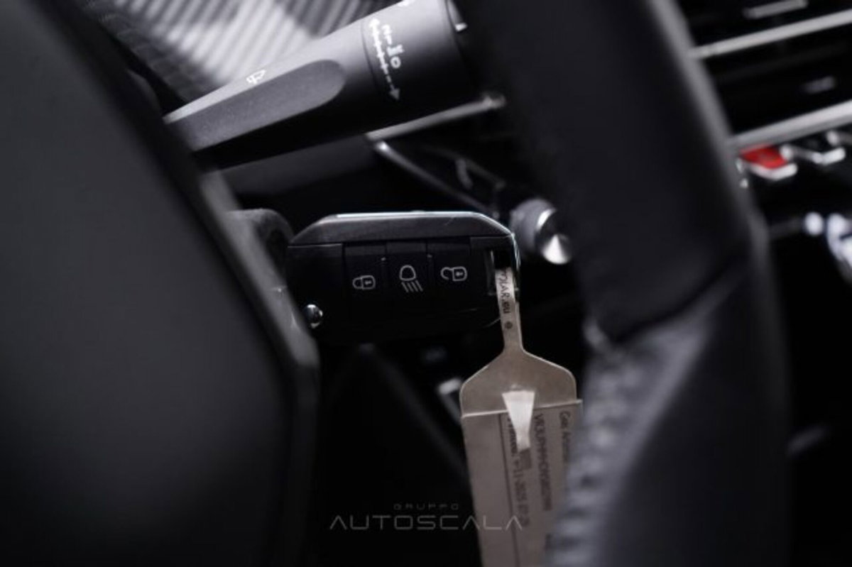Peugeot 208 1.2 puretech Active s&s 75cv (16)