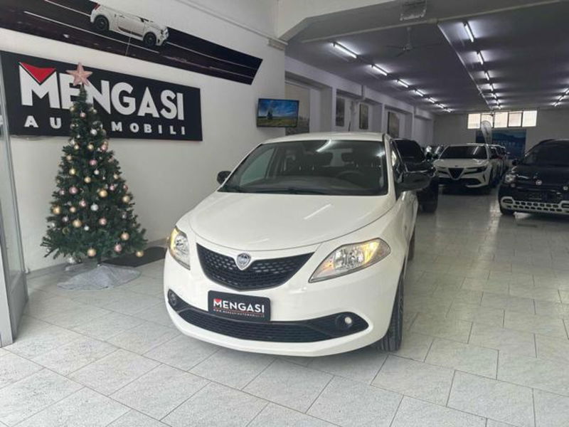 Lancia Ypsilon 1.0 FireFly 5 porte S&S Hybrid Ecochic Gold