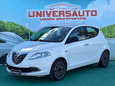 Lancia Ypsilon 1.3 MJT 16V 95 CV 5 porte S&S Silver usata