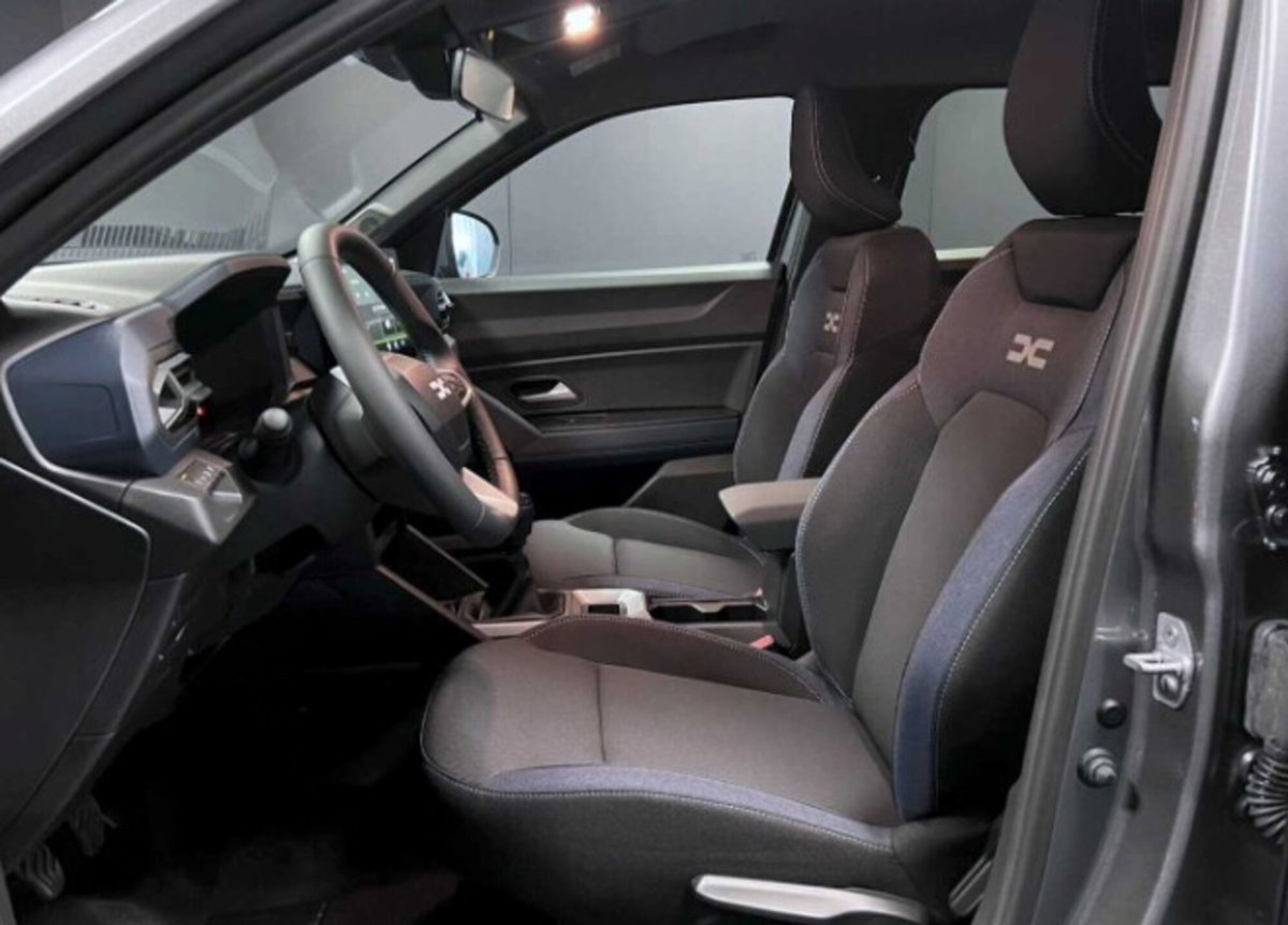 Dacia Duster 1.2 mild hybrid Journey 130cv (12)