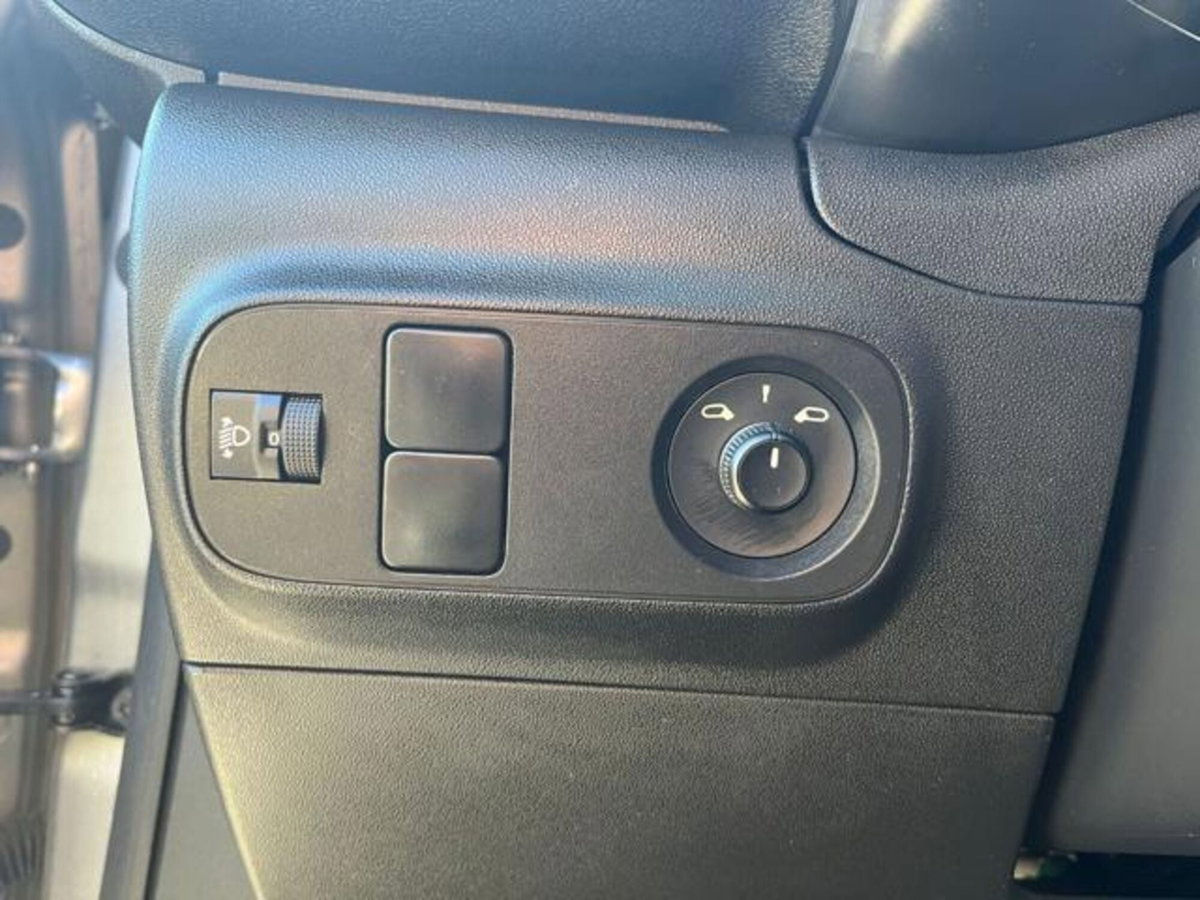 Citroen C3 1.2 puretech Plus s&s 83cv neopatentati (19)