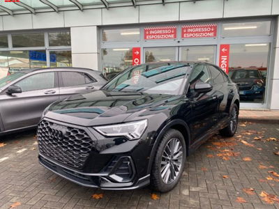 Audi Q3 Sportback 35 2.0 tdi Identity Black s-tronic usata