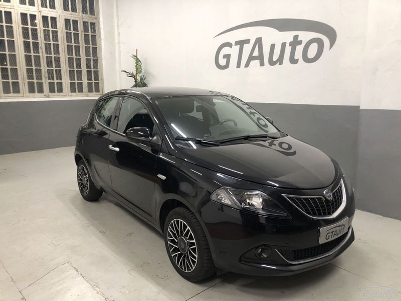 Lancia Ypsilon 1.2 69 CV 5 porte GPL Ecochic Alberta Ferretti
