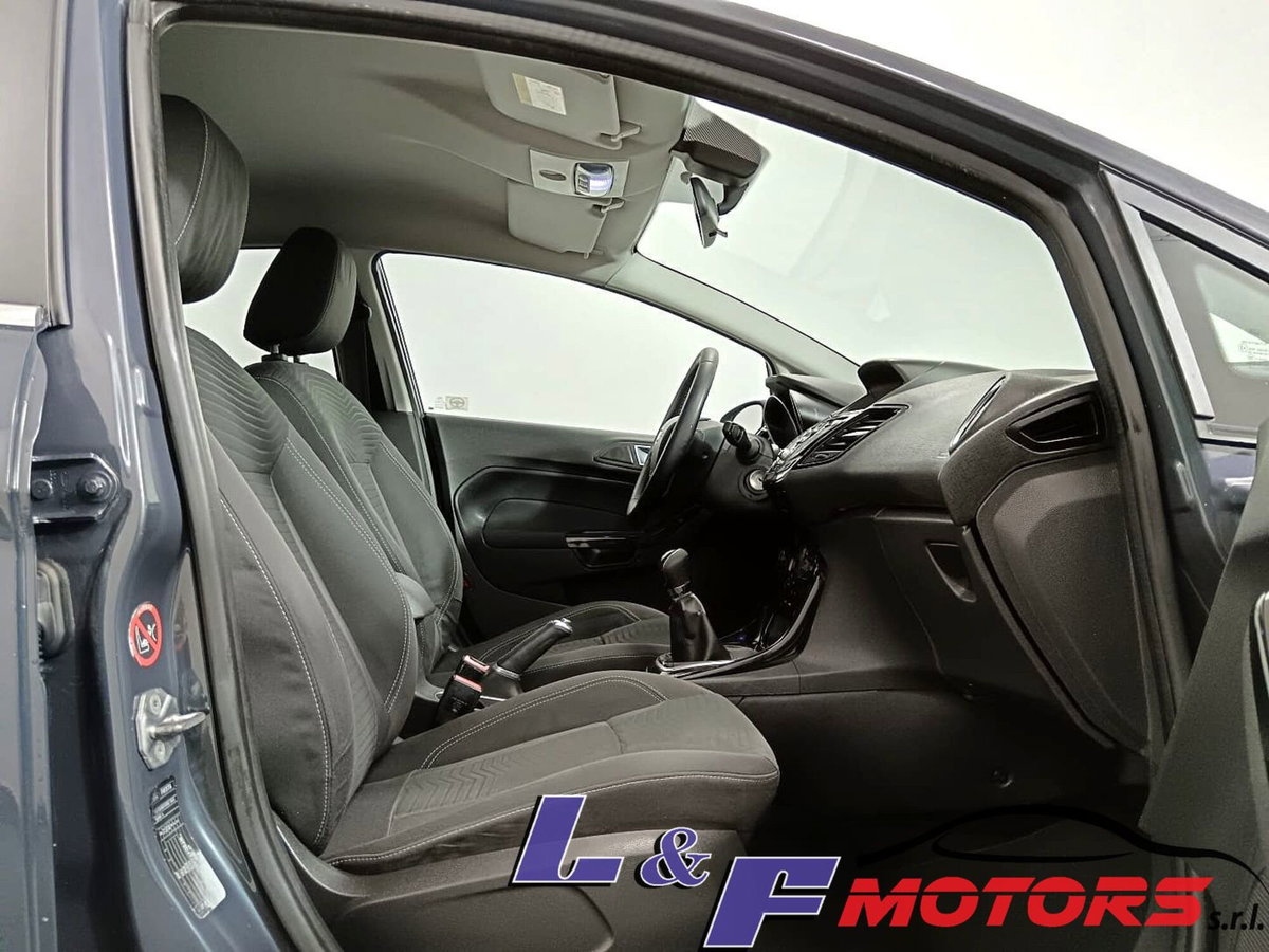 Ford Fiesta 1.5 TDCi 75CV 5 porte Titanium (20)