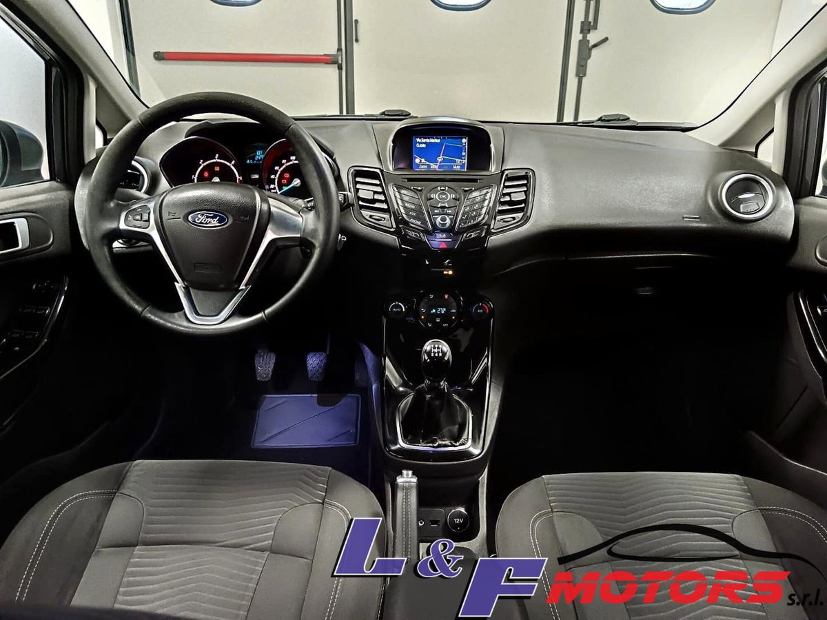 Ford Fiesta 1.5 TDCi 75CV 5 porte Titanium (8)