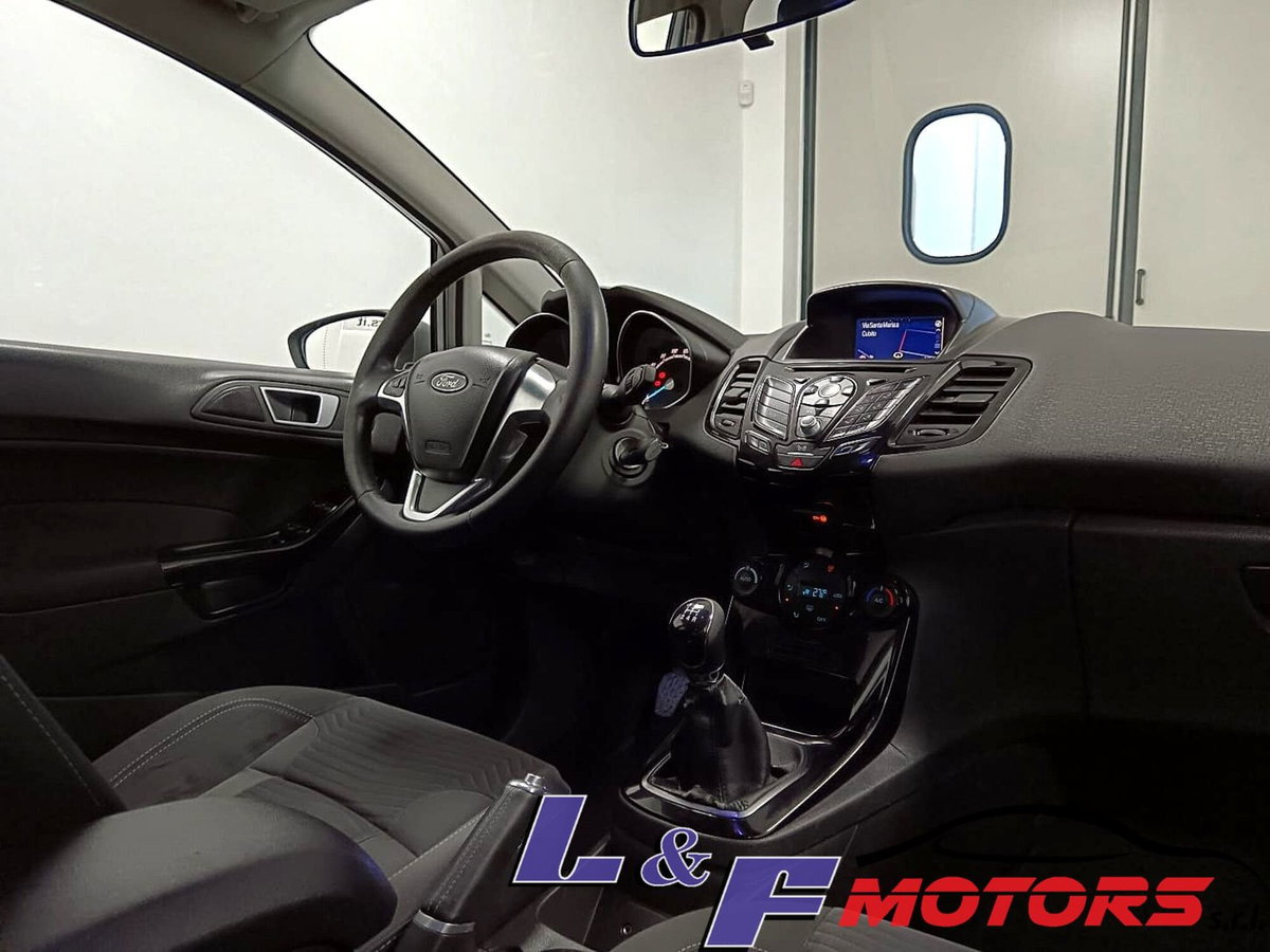 Ford Fiesta 1.5 TDCi 75CV 5 porte Titanium (9)