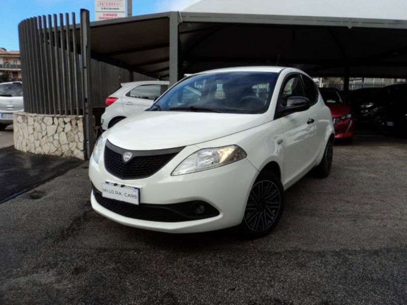 Lancia Ypsilon 1.2 69 CV 5 porte GPL Ecochic Elefantino Blu