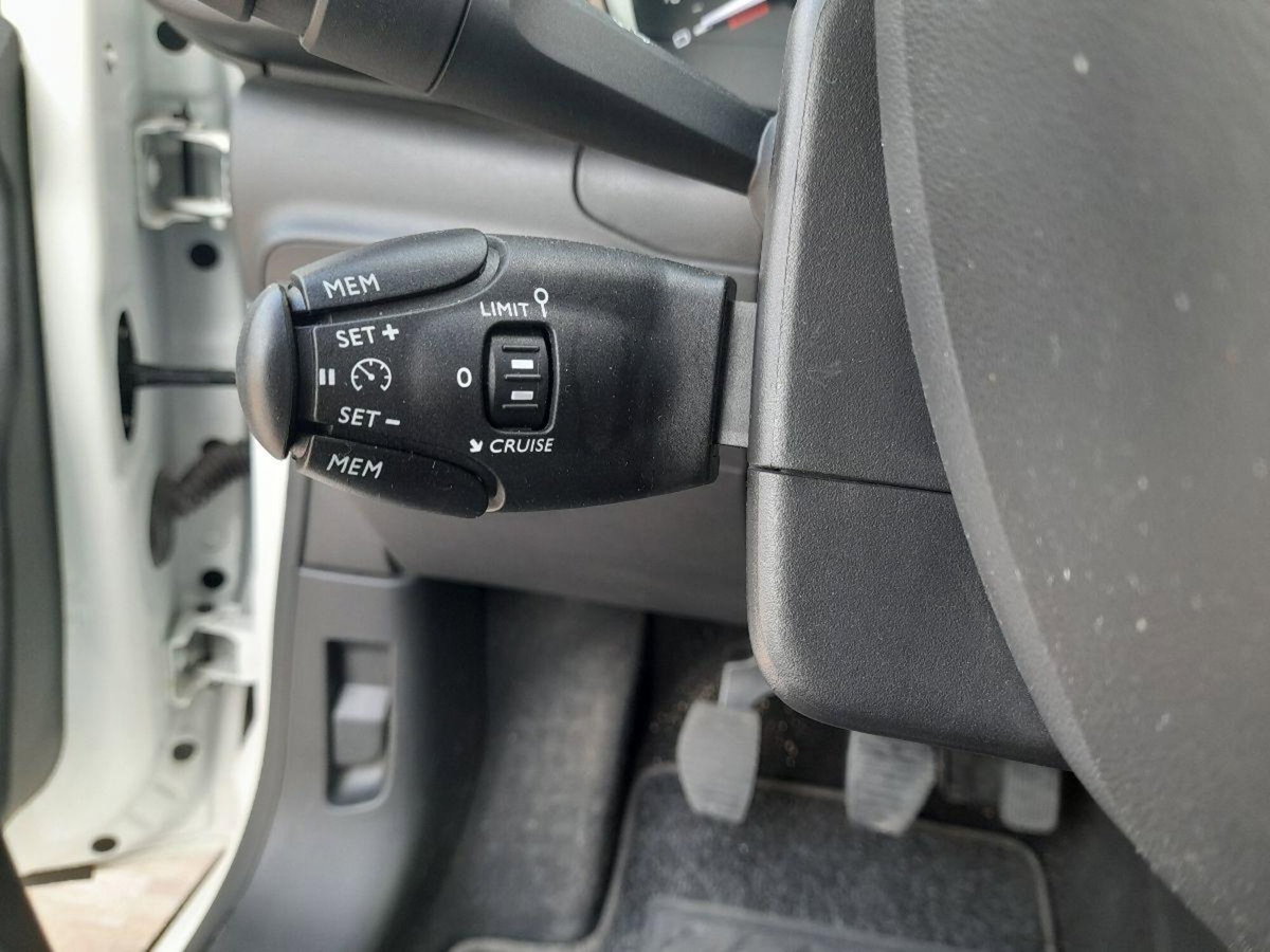 Citroen C3 BlueHDi 100 S&S Feel (11)
