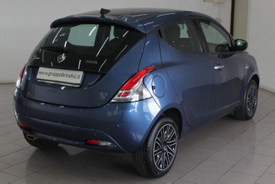 Lancia Ypsilon 1.0 FireFly 5 porte S&S Hybrid Gold Plus (4)