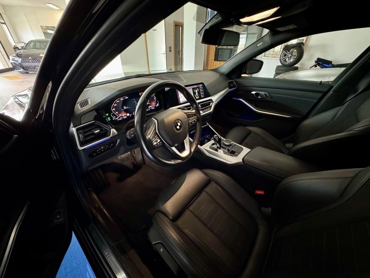 BMW Serie 3 Touring 320d xDrive  Sport (10)