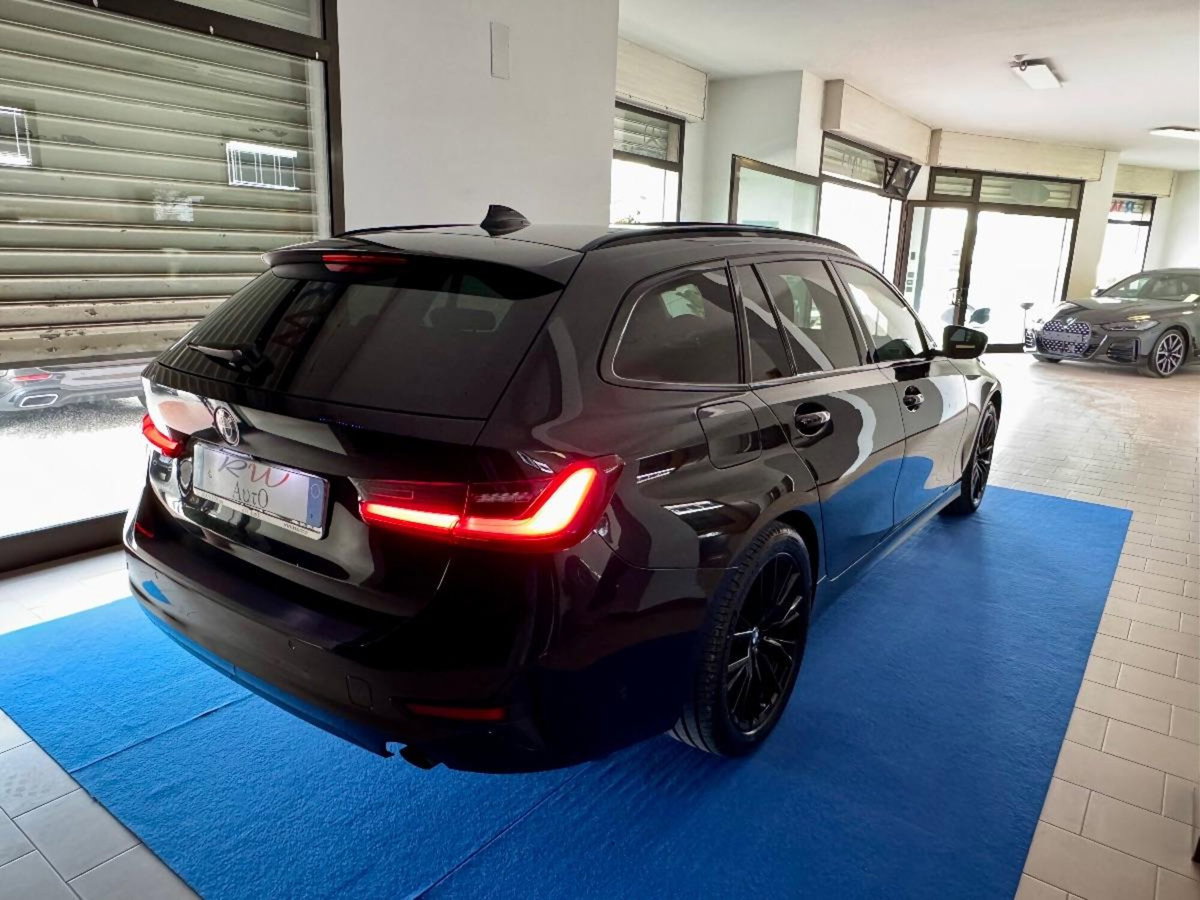 BMW Serie 3 Touring 320d xDrive  Sport (6)