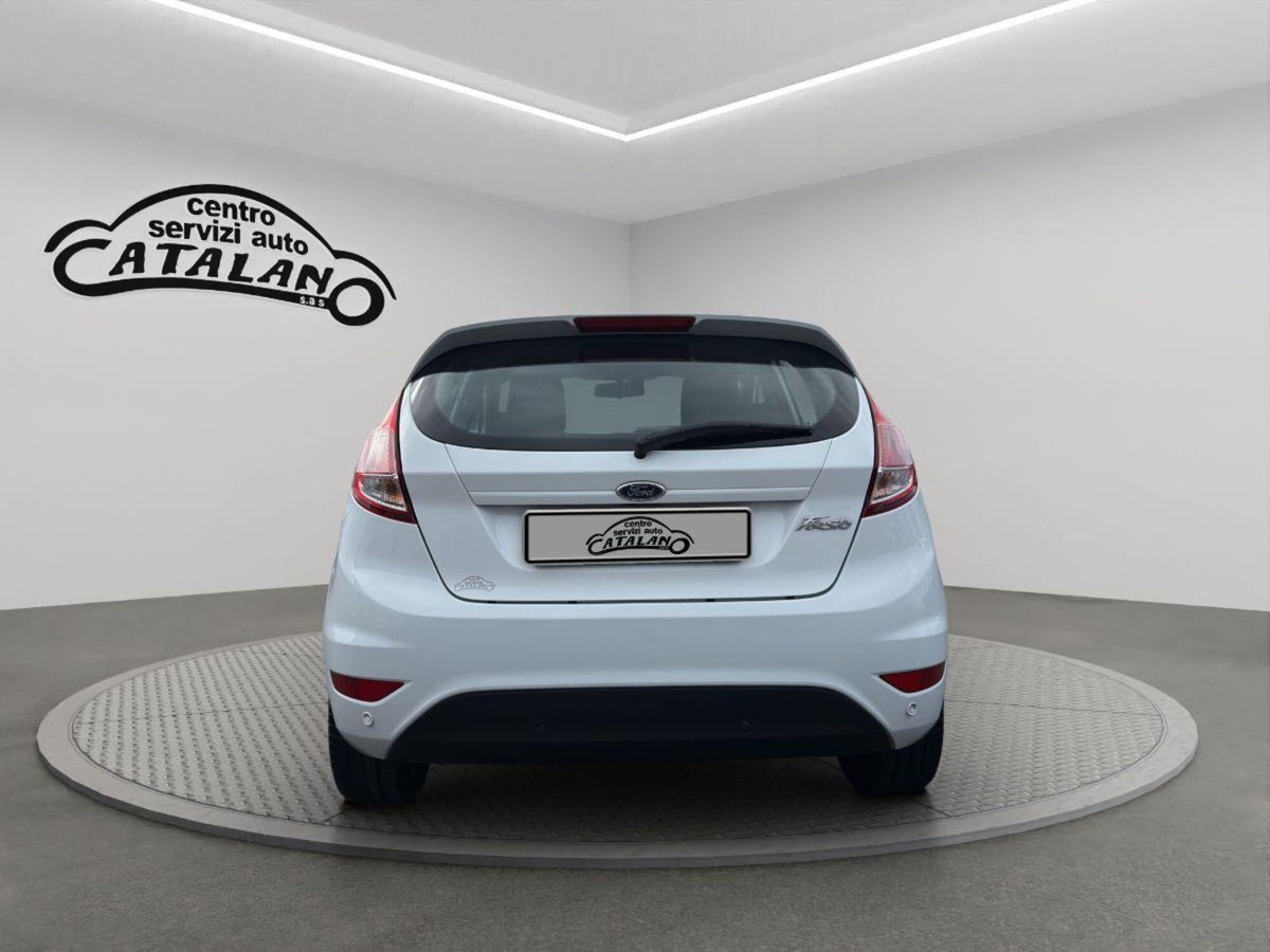 Ford Fiesta 1.5 TDCi 75CV 5 porte Black & White Edition (4)
