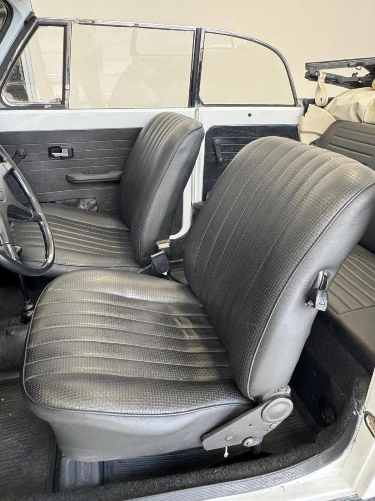Volkswagen Maggiolino Cabrio 1.2 TSI Design (10)